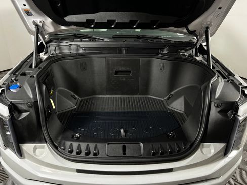 Used 2023 Ford F150 Lightning Platinum AWD/4WD image 9