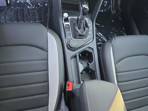 New 2025 Volkswagen Taos SEL image 24