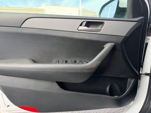 Used 2019 Hyundai Sonata SE image 13