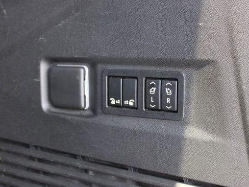 Used 2022 GMC Yukon SLT w/ SLT Premium Package AWD/4WD image 24