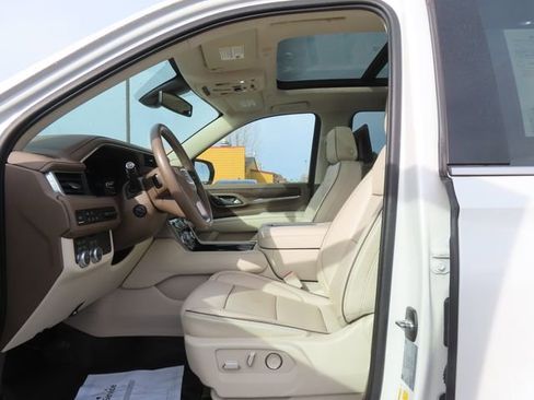 Used 2022 GMC Yukon XL Denali image 15