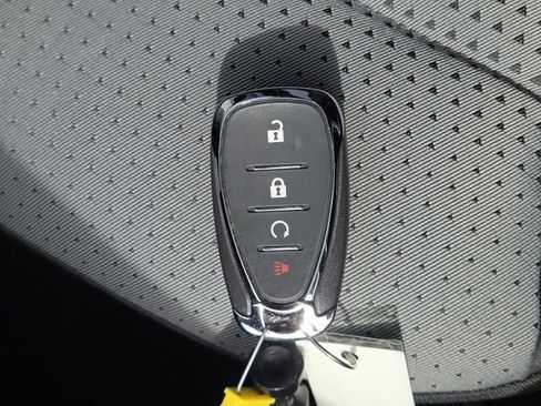 Certified 2025 Chevrolet Trax LT w/ Driver Confidence Package image 35