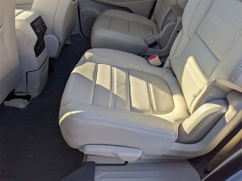 Certified 2023 GMC Acadia Denali w/ Denali Ultimate Package image 27