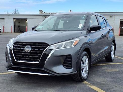 Certified 2025 Nissan Kicks Play S FWD image 2