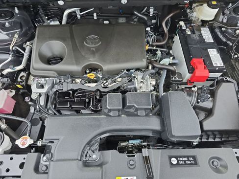 Used 2025 Toyota RAV4 XLE image 32