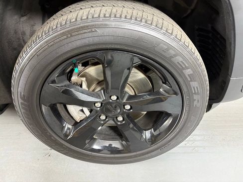 Used 2023 Jeep Grand Cherokee L Laredo image 10