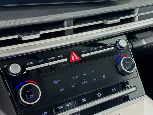 New 2026 Hyundai Santa Fe SE image 13