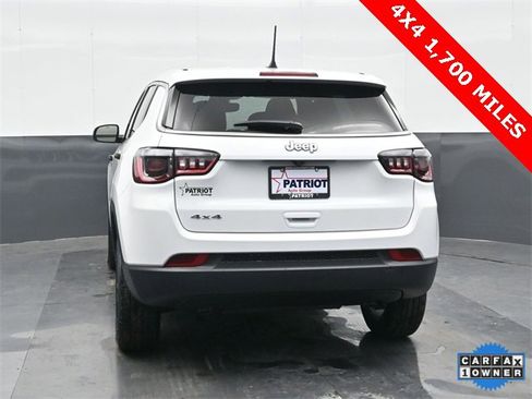 Used 2025 Jeep Compass Sport image 3