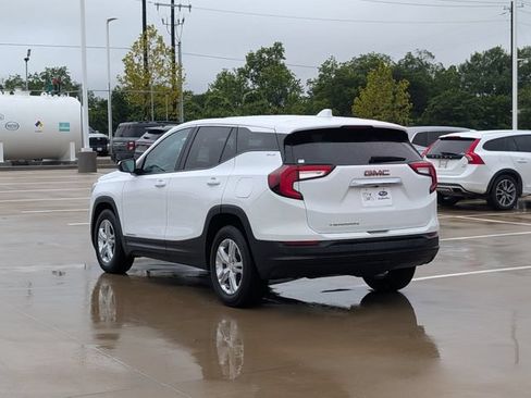 Used 2024 GMC Terrain SLE FWD image 4