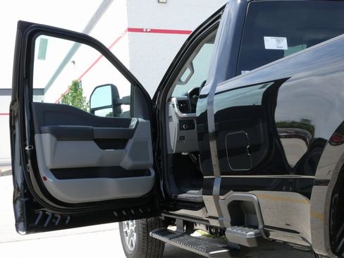 New 2025 Ford F350 XLT image 24