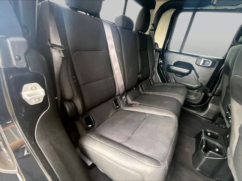 Used 2021 Jeep Gladiator Sport AWD/4WD image 18