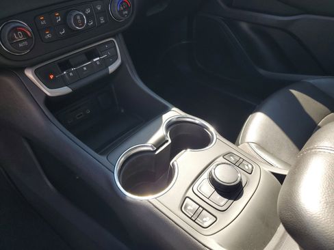 Used 2023 GMC Terrain SLT w/ Elevation Edition FWD image 20