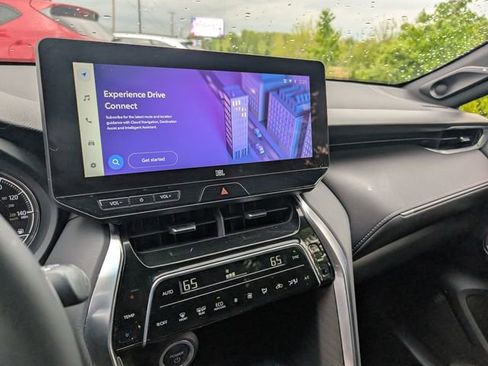 Used 2023 Toyota Venza XLE AWD/4WD image 18