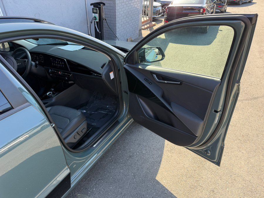 Used 2023 Kia Niro Wave FWD image 38
