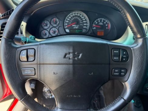Used 2004 Chevrolet Monte Carlo SS w/ Dale Earnhardt Jr. Package FWD image 17