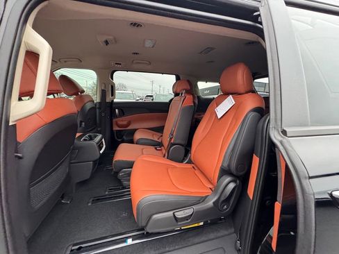 New 2026 Kia Carnival EX image 9