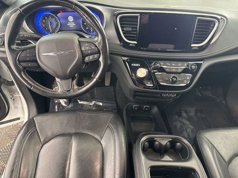 Used 2021 Chrysler Pacifica Touring-L w/ Premium & Safety Sphere Group image 33