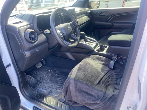 Used 2023 Chevrolet Colorado Trail Boss w/ LPO, Dark Essentials Package image 7