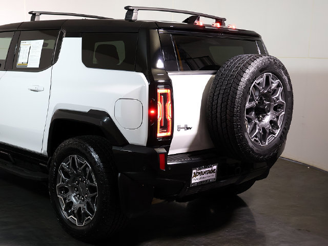 Used 2024 GMC Hummer EV 3X w/ LPO, Roof Cross Rail Package AWD/4WD image 11