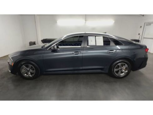Used 2022 Kia K5 LXS FWD image 5
