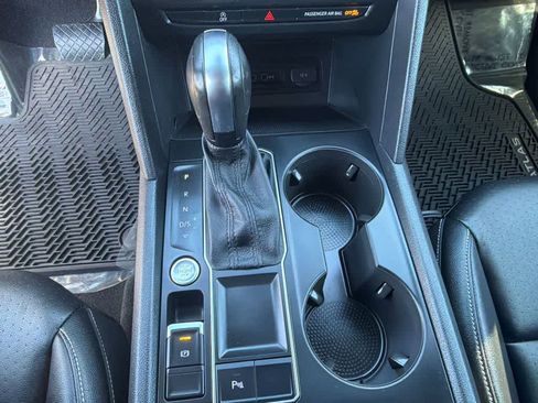 Used 2020 Volkswagen Atlas Cross Sport SE w/ Panoramic Sunroof Package image 30