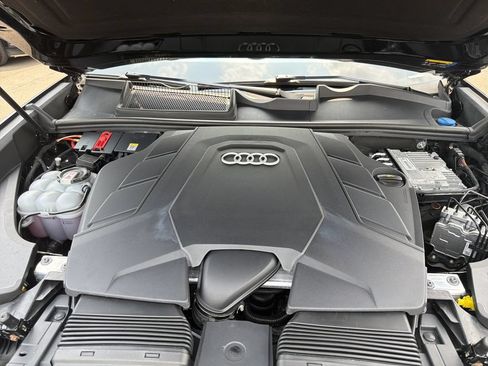 Used 2023 Audi Q8 Premium AWD/4WD image 34
