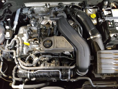Used 2024 Volkswagen Taos S FWD image 30