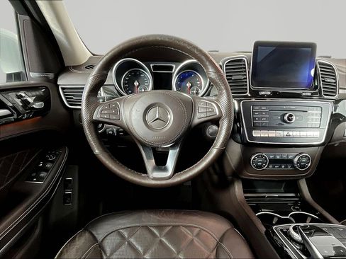 Used 2017 Mercedes-Benz GLS 550 4MATIC image 8