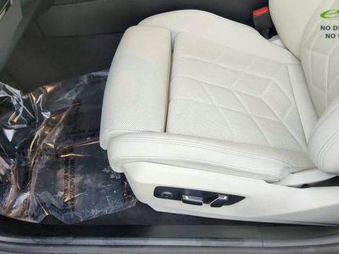 Used 2025 BMW i5 xDrive40 w/ Premium Package AWD/4WD image 33