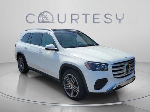 Certified 2026 Mercedes-Benz GLS 450 4MATIC image 4