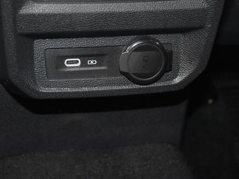 Used 2024 Volkswagen Tiguan SE R-Line image 29