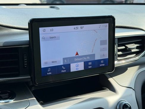 Used 2023 Ford Explorer XLT w/ Equipment Group 202A AWD/4WD image 4