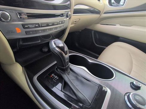 Used 2019 INFINITI QX60 Luxe w/ Essential Package FWD image 11