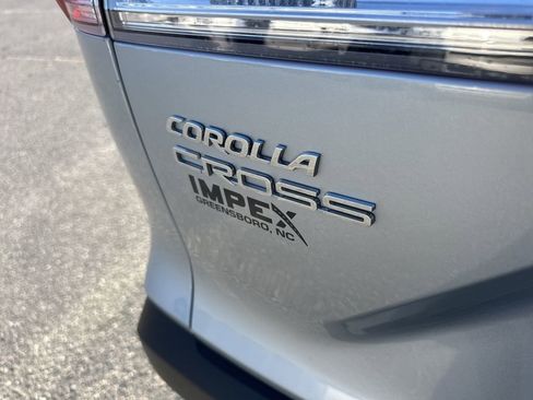 Used 2025 Toyota Corolla Cross LE image 27