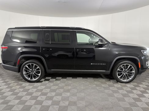 Used 2022 Jeep Wagoneer Series III w/ Premium Group I AWD/4WD image 34