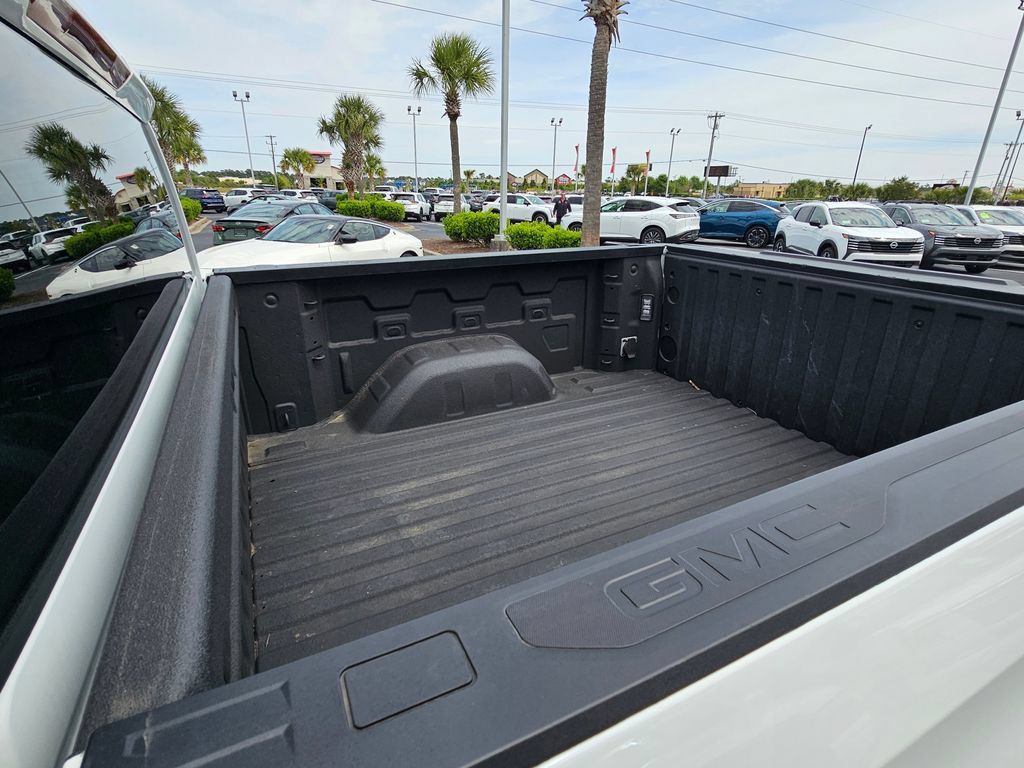 Used 2025 GMC Sierra 1500 Elevation AWD/4WD image 10