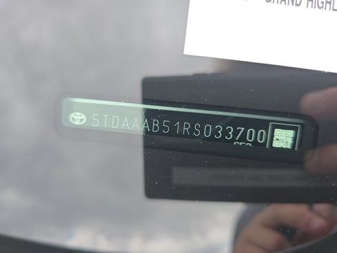 Used 2024 Toyota Grand Highlander Platinum image 37