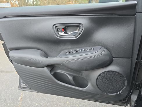 Used 2024 Honda HR-V LX image 26