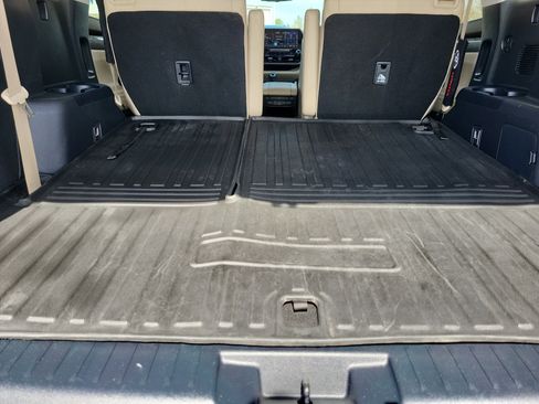 Used 2022 Toyota Highlander Platinum image 18