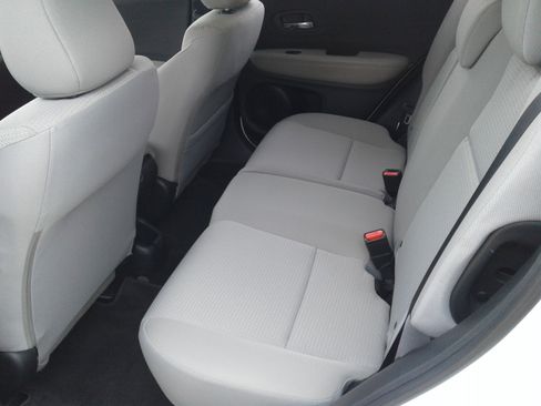 Used 2021 Honda HR-V LX image 13