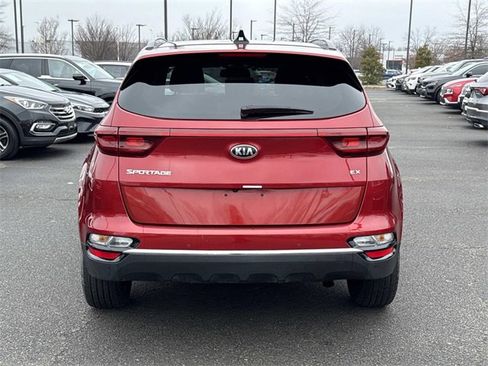 Used 2021 Kia Sportage EX w/ EX Technology Package image 3