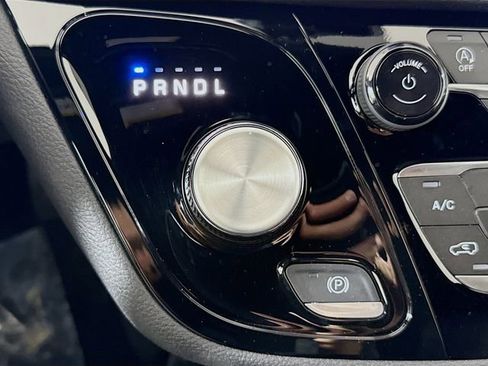 New 2026 Chrysler Pacifica Select FWD image 17