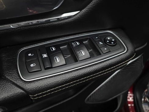 Used 2019 RAM 1500 Laramie AWD/4WD image 31