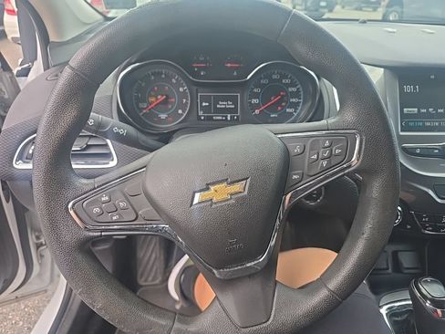 Used 2016 Chevrolet Cruze LT w/ Convenience Package FWD image 14