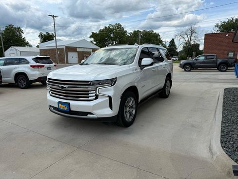 Used 2021 Chevrolet Tahoe High Country w/ Premium Package AWD/4WD image 3
