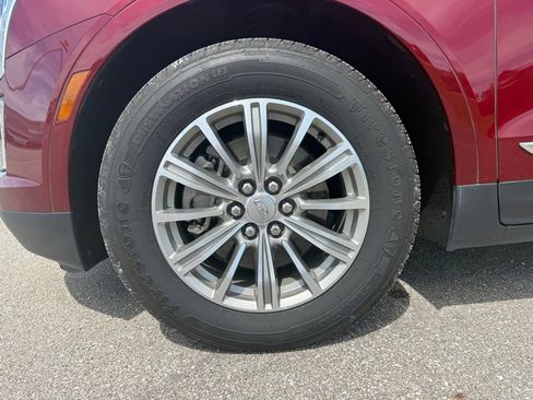 Used 2018 Cadillac XT5 Luxury w/ Driver Awareness Package AWD/4WD image 14