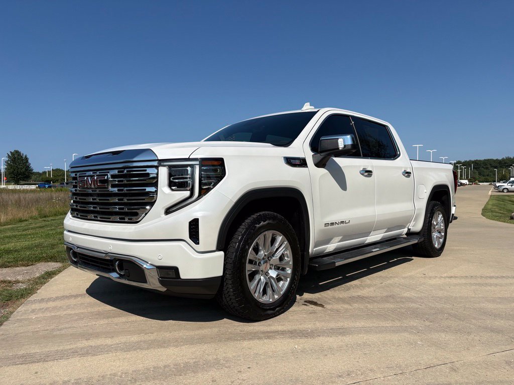Used 2024 GMC Sierra 1500 Denali AWD/4WD image 1