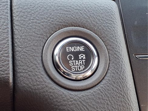 Used 2018 Ford Taurus SEL w/ Equipment Group 201A FWD image 21