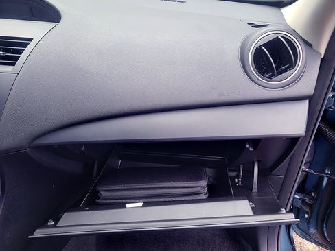 Used 2010 MAZDA MAZDA3 i Sport image 33