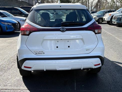 Used 2024 Nissan Kicks SV image 5